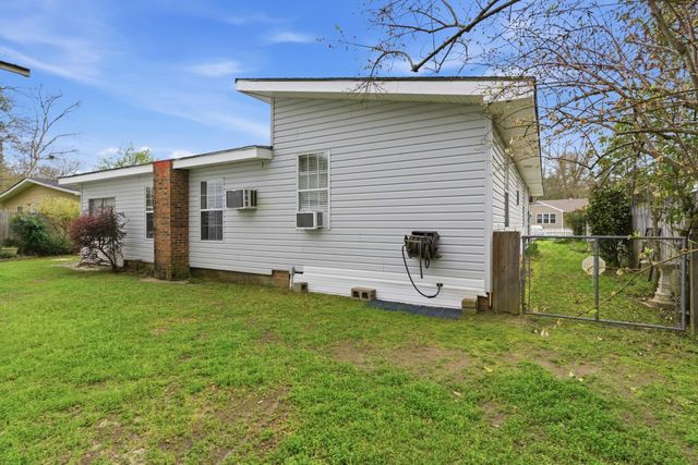 210 E 7th Ave., Petal, MS 39465