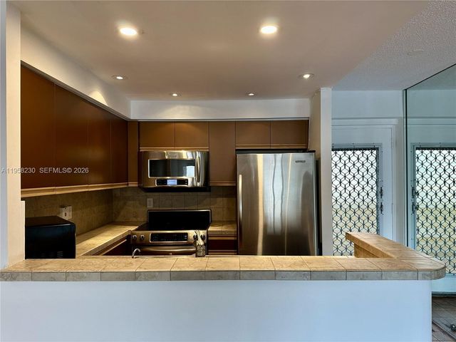 3545 NE 167th St 204, North Miami Beach, FL 33160