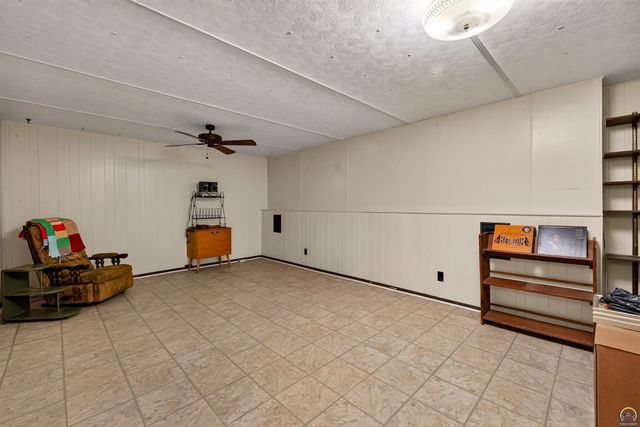 3521 SE Chippewa DR, Berryton, KS 66409