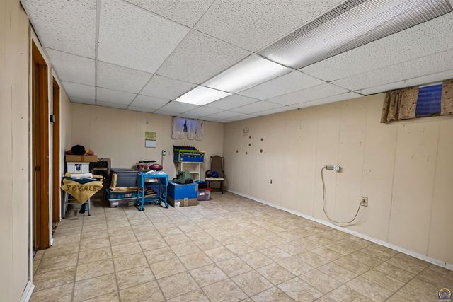 3521 SE Chippewa DR, Berryton, KS 66409
