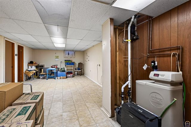 3521 SE Chippewa DR, Berryton, KS 66409