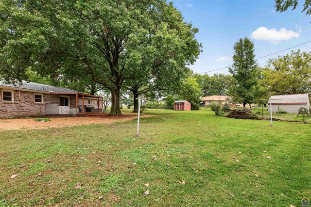 3521 SE Chippewa DR, Berryton, KS 66409