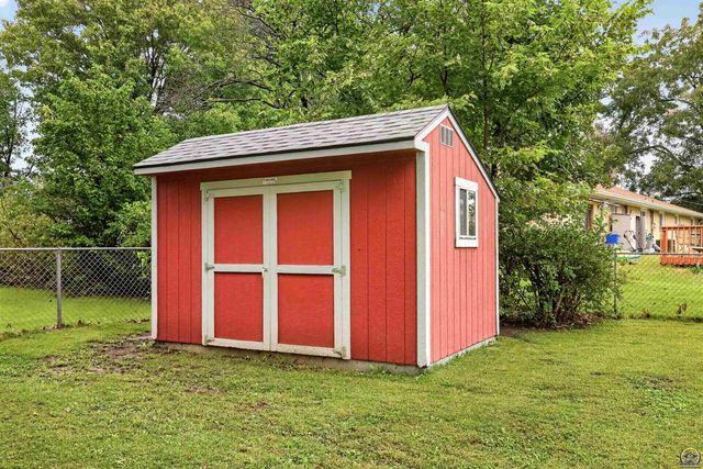 3521 SE Chippewa DR, Berryton, KS 66409