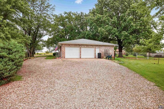 3521 SE Chippewa DR, Berryton, KS 66409