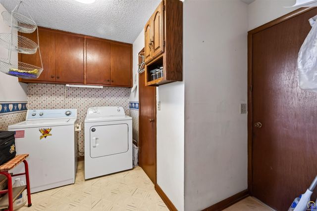 3521 SE Chippewa DR, Berryton, KS 66409