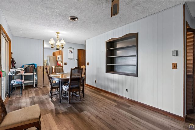 3521 SE Chippewa DR, Berryton, KS 66409