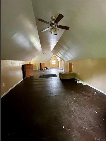 13428 Wilshire Drive, Detroit, MI 48213