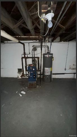 13428 Wilshire Drive, Detroit, MI 48213