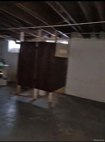 13428 Wilshire Drive, Detroit, MI 48213