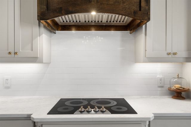 101 Live Oak Drive, Krugerville, TX 76227