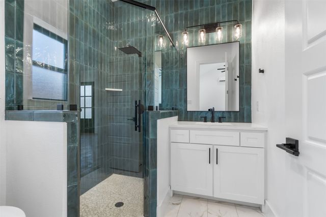 101 Live Oak Drive, Krugerville, TX 76227