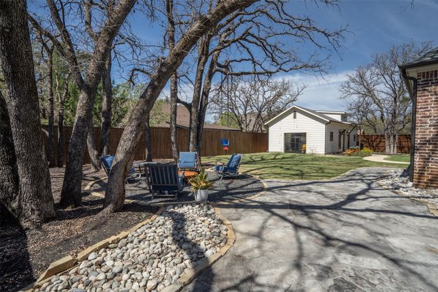 101 Live Oak Drive, Krugerville, TX 76227