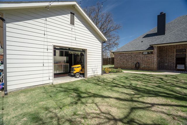 101 Live Oak Drive, Krugerville, TX 76227