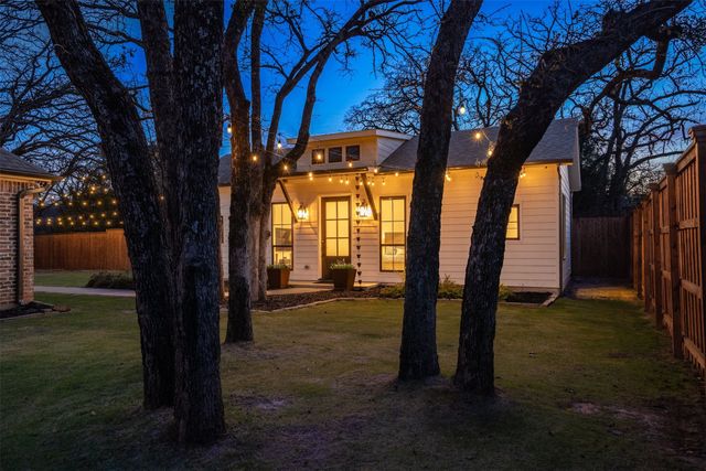 101 Live Oak Drive, Krugerville, TX 76227