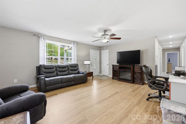 1214 Eastcreek Road, Fort Lawn, SC 29714