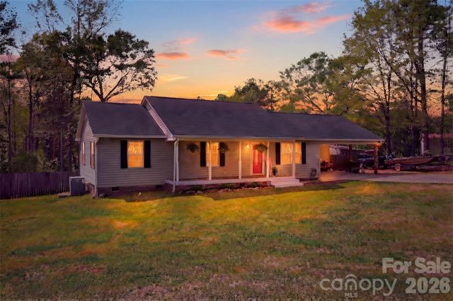 1214 Eastcreek Road, Fort Lawn, SC 29714
