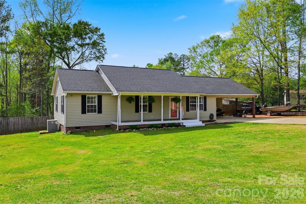 1214 Eastcreek Road, Fort Lawn, SC 29714