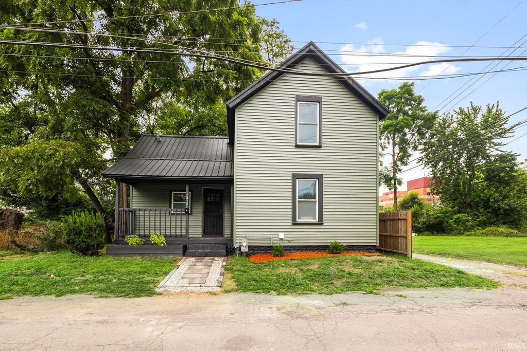 1812 Columbia Street, South Bend, IN 46613