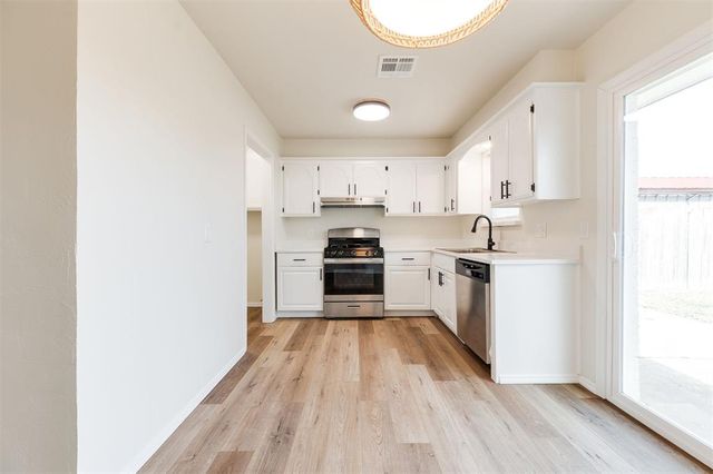 824 Cedar Crest Drive, Edmond, OK 73003