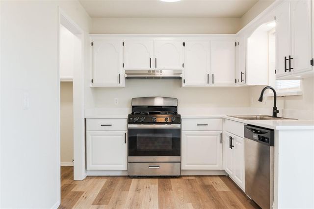 824 Cedar Crest Drive, Edmond, OK 73003