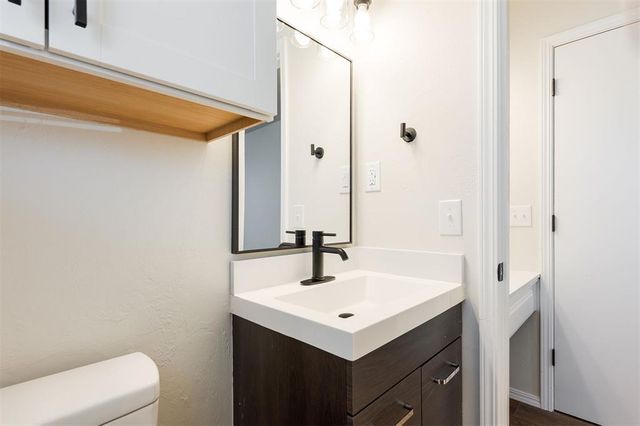 824 Cedar Crest Drive, Edmond, OK 73003