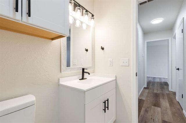 824 Cedar Crest Drive, Edmond, OK 73003