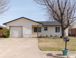 824 Cedar Crest Drive, Edmond, OK 73003