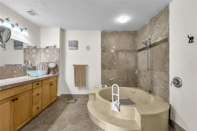 6639 SW 116th Pl A-1, Miami, FL 33173