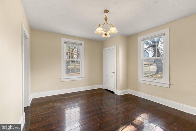 530 S MAIN ST, Woodstock, VA 22664