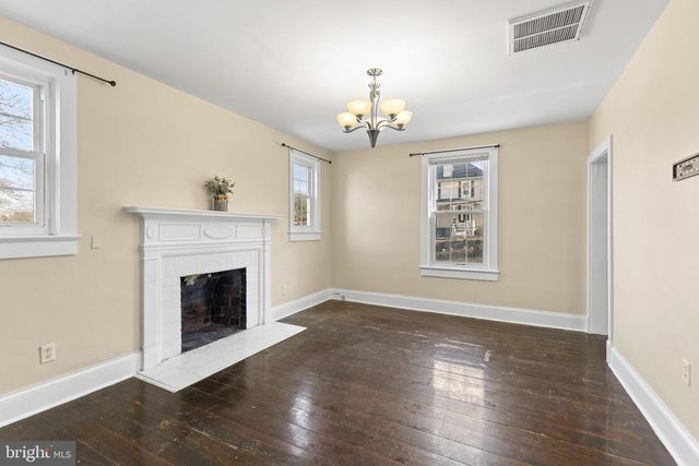 530 S MAIN ST, Woodstock, VA 22664