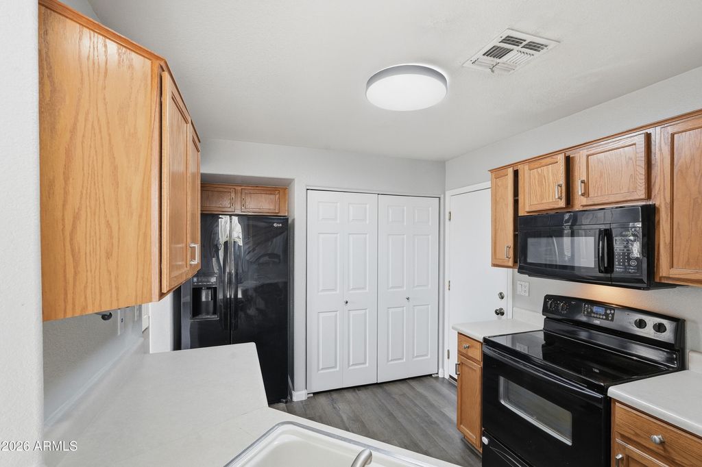 Image 12 of property listing at 1425 S LINDSAY Road 51, Mesa, AZ 85204