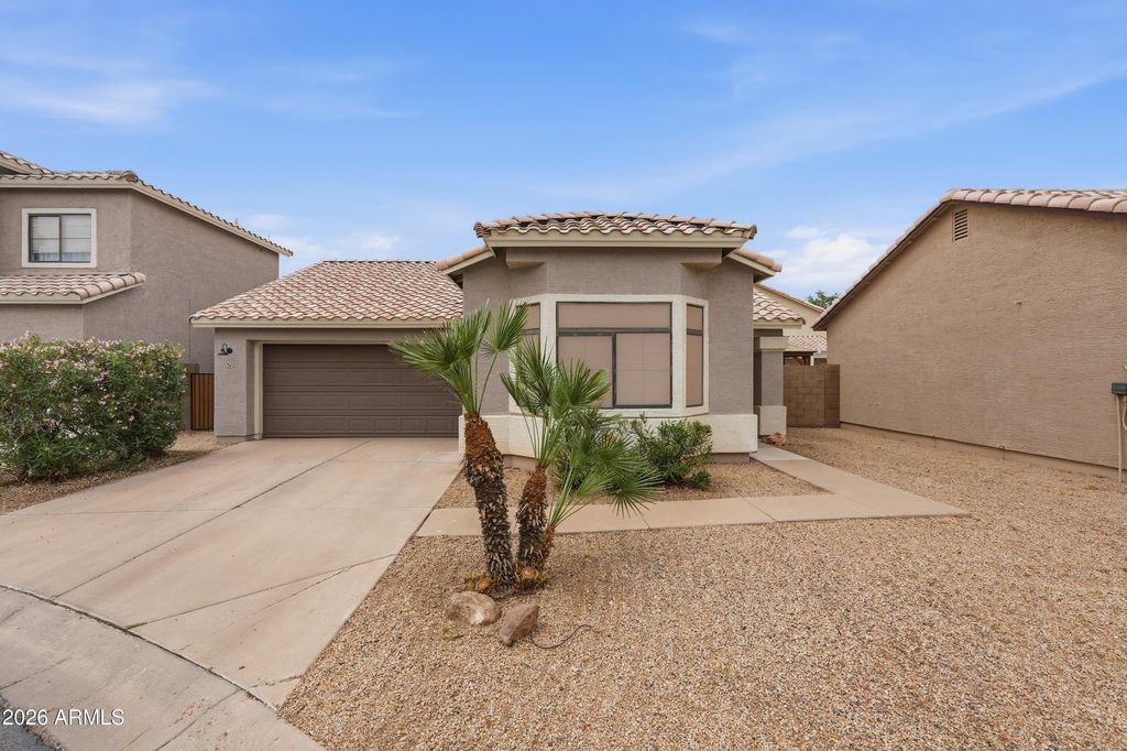 Image 2 of property listing at 1425 S LINDSAY Road 51, Mesa, AZ 85204