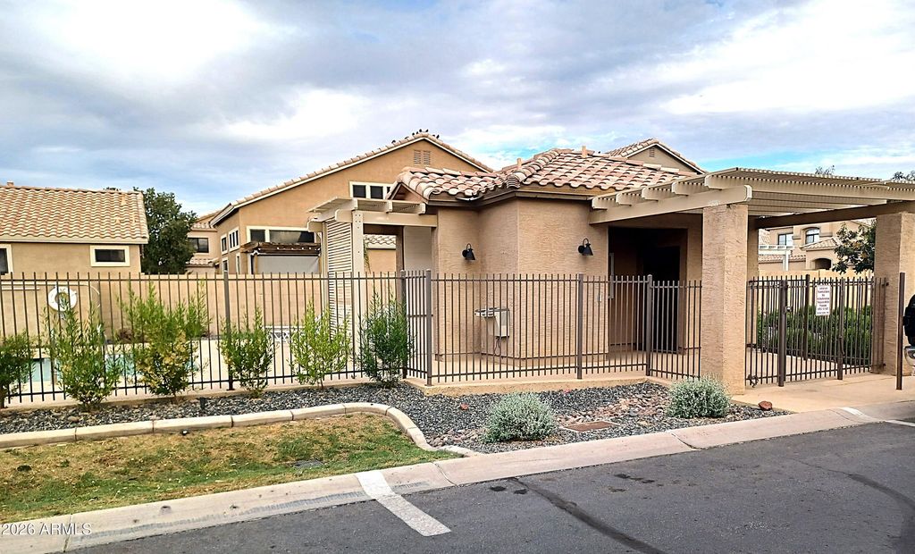 Image 37 of property listing at 1425 S LINDSAY Road 51, Mesa, AZ 85204