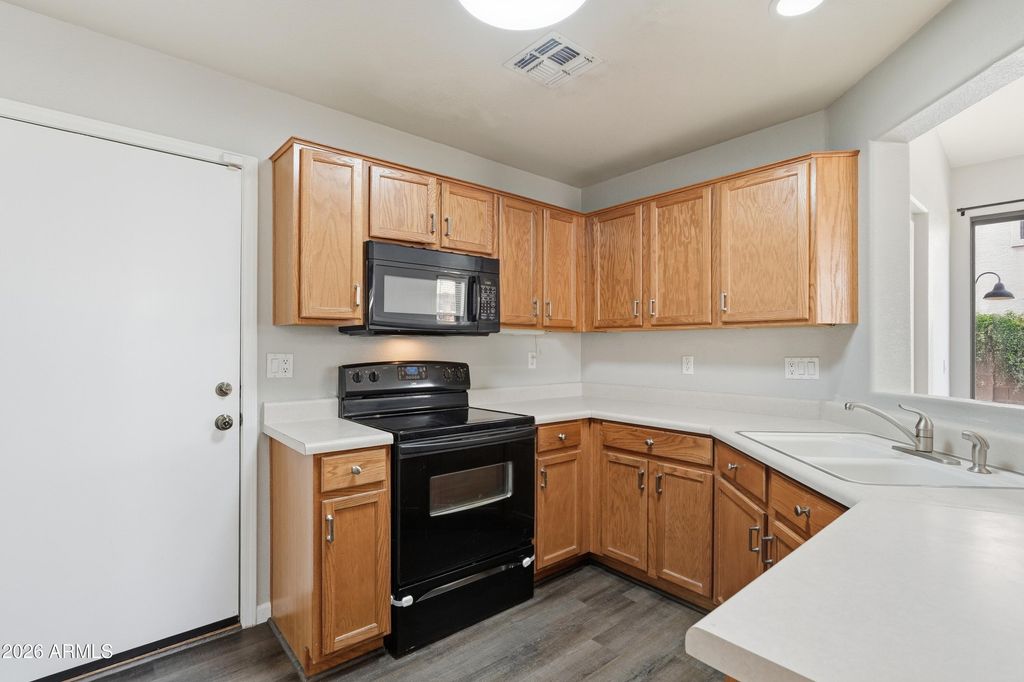 Image 9 of property listing at 1425 S LINDSAY Road 51, Mesa, AZ 85204