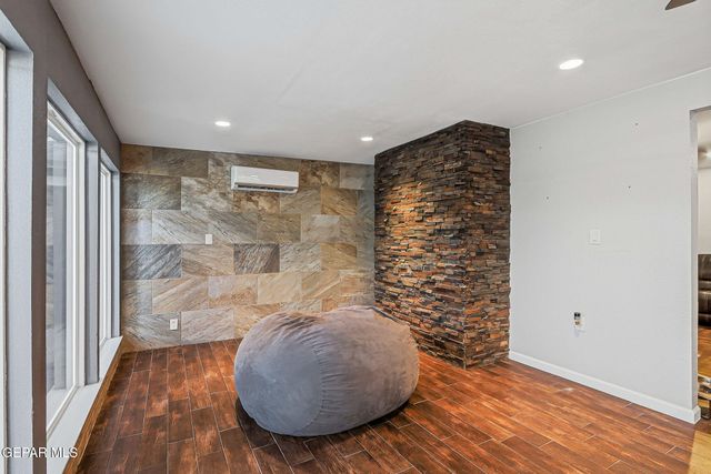 1732 Russ Randall Street, El Paso, TX 79936