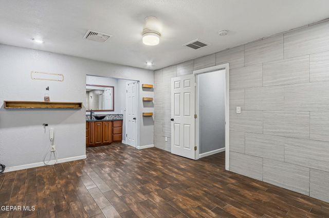 1732 Russ Randall Street, El Paso, TX 79936