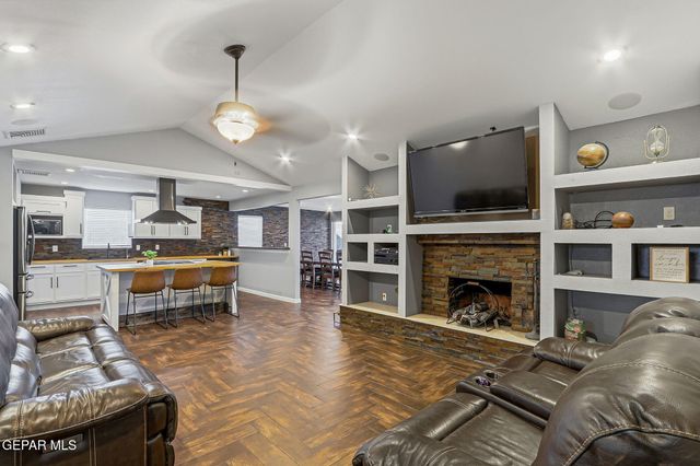 1732 Russ Randall Street, El Paso, TX 79936