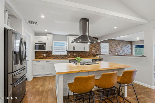 1732 Russ Randall Street, El Paso, TX 79936