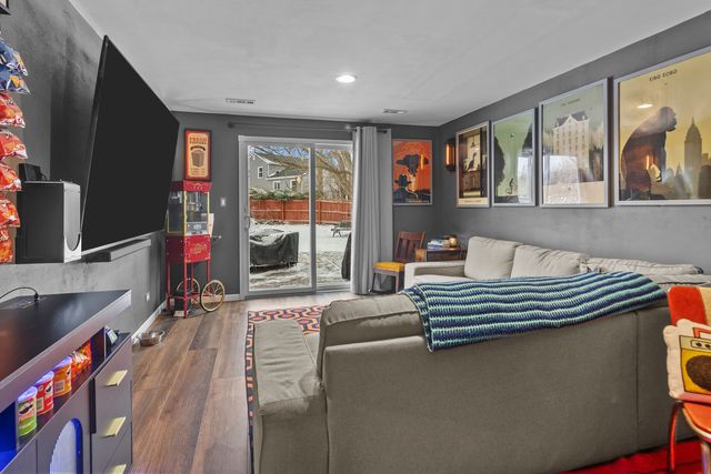 113 Wallace Street, Bartlett, IL 60103