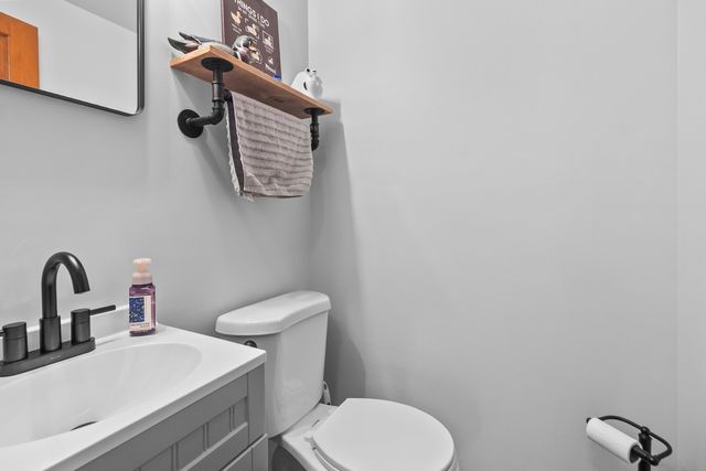 113 Wallace Street, Bartlett, IL 60103