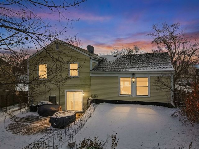 113 Wallace Street, Bartlett, IL 60103