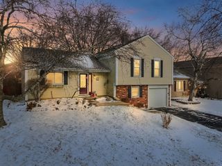 113 Wallace Street, Bartlett, IL 60103