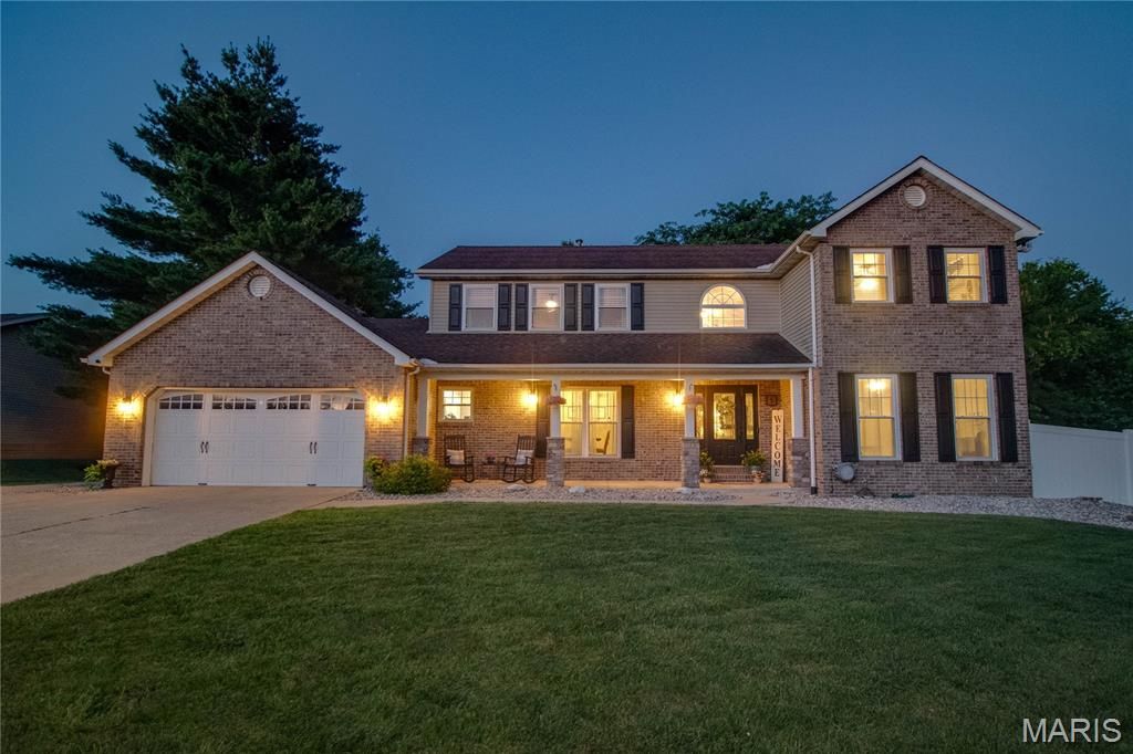 Image 1 of property listing at 5 Buckeye Court, Bethalto, IL 62010