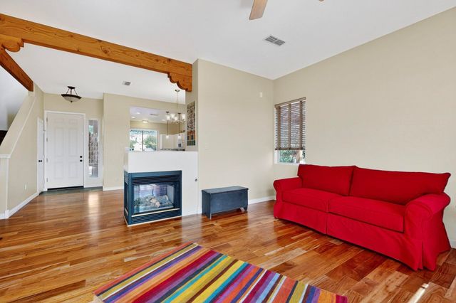 6808 Sunset Circle, Santa Fe, NM 87507