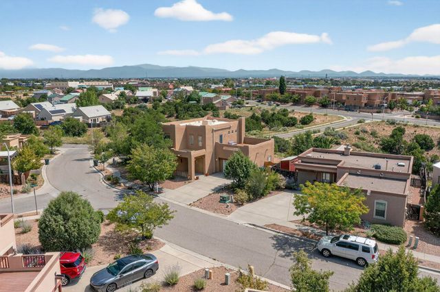 6808 Sunset Circle, Santa Fe, NM 87507