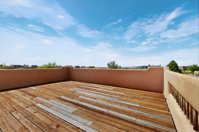 6808 Sunset Circle, Santa Fe, NM 87507