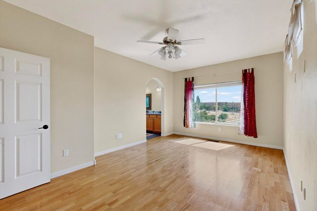 6808 Sunset Circle, Santa Fe, NM 87507