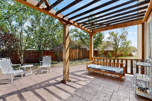 6808 Sunset Circle, Santa Fe, NM 87507