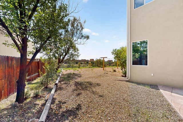 6808 Sunset Circle, Santa Fe, NM 87507