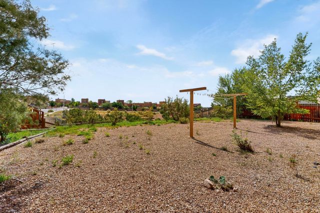 6808 Sunset Circle, Santa Fe, NM 87507